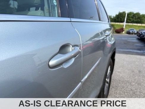 Used 2019 Toyota Highlander XLE AWD/4WD image 23