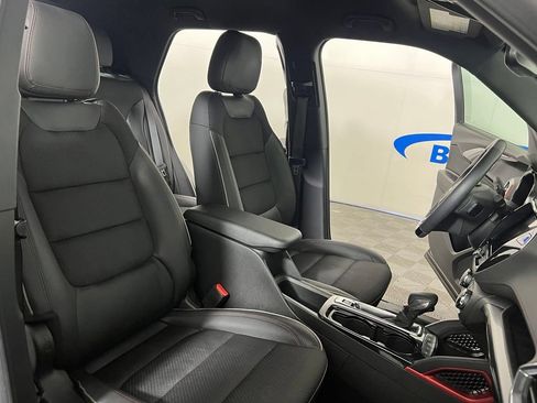 Used 2023 Chevrolet TrailBlazer RS w/ Convenience Package FWD image 11