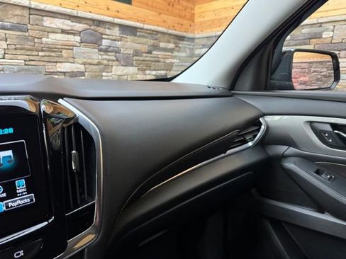 Used 2018 Chevrolet Traverse LT AWD/4WD image 42