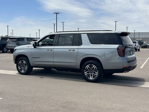 Certified 2025 Chevrolet Suburban Z71 AWD/4WD image 3