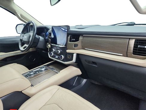 Used 2023 Ford Expedition Limited image 28