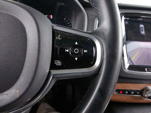 Certified 2023 Volvo XC90 B5 Plus w/ Protection Package Premier AWD/4WD image 17