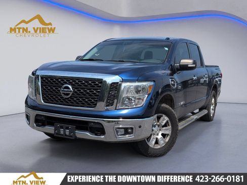 Used 2017 Nissan Titan SV AWD/4WD image 1