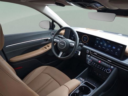 Used 2025 Hyundai Sonata Limited image 27