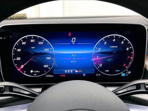 Used 2025 Mercedes-Benz GLC 300 4MATIC w/ AMG Line image 23