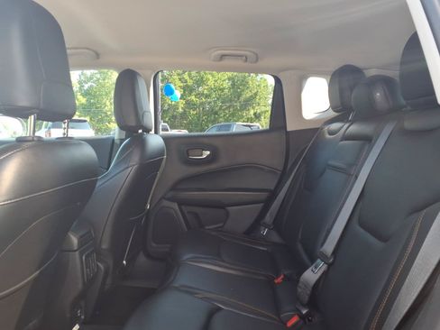 Used 2018 Jeep Compass Limited w/ Navigation Group AWD/4WD image 11