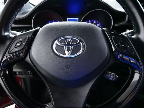 Used 2018 Toyota C-HR XLE FWD image 25