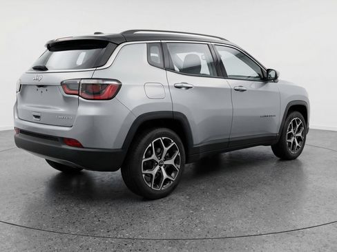 Used 2025 Jeep Compass Limited image 9