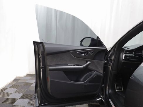 Used 2022 Audi SQ8 Prestige w/ Prestige Package image 4