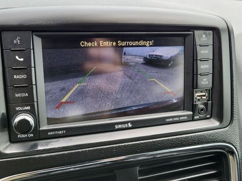 Used 2019 Dodge Grand Caravan SE FWD image 30
