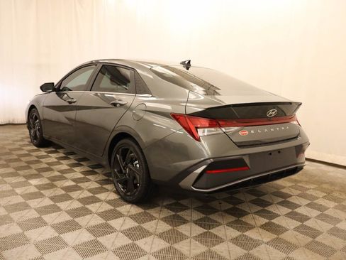 Used 2026 Hyundai Elantra SEL Sport FWD image 3
