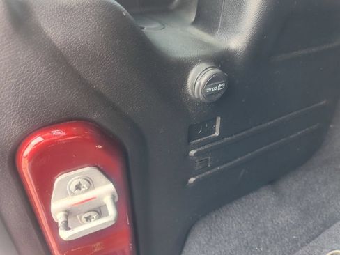 Used 2021 Jeep Wrangler Unlimited Sahara AWD/4WD image 17
