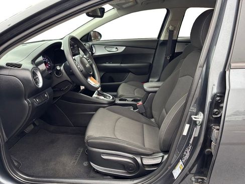 Used 2023 Kia Forte LX image 14