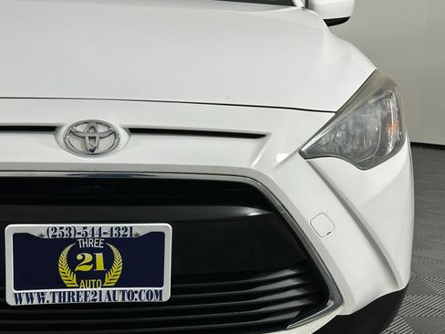 Used 2017 Toyota Yaris iA image 5