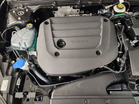 New 2026 Volvo XC40 B4 Plus w/ Protection Package Premier FWD image 32