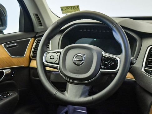Used 2025 Volvo XC90 B6 Plus AWD/4WD image 13