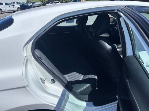 Used 2023 Toyota Camry SE AWD/4WD image 9