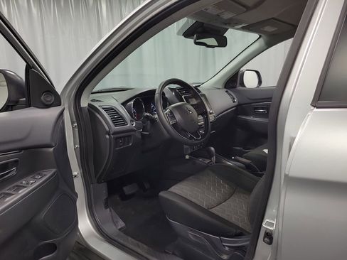 Used 2025 Mitsubishi Outlander Sport AWD image 12