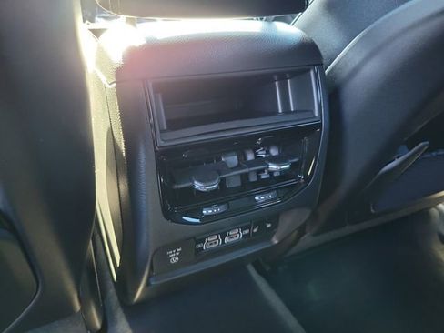 Used 2025 Jeep Grand Cherokee Limited AWD/4WD image 13