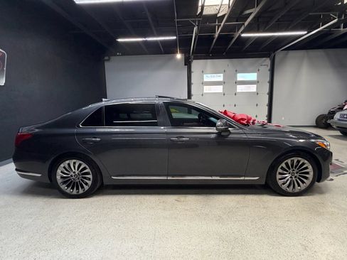 Used 2018 Genesis G90 3.3T Premium RWD image 11