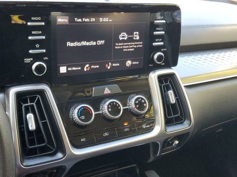 Used 2023 Kia Sorento LX image 23