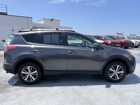 Used 2017 Toyota RAV4 XLE w/ Carpet Mat Package FWD image 9