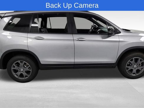 Used 2024 Honda Passport TrailSport image 2