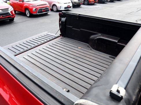 Used 2019 Toyota Tacoma SR5 image 29