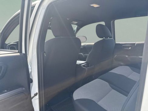 Used 2020 Toyota Tacoma TRD Sport AWD/4WD image 23