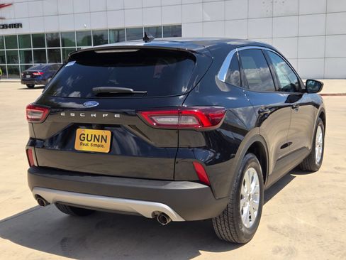 Used 2023 Ford Escape Active FWD image 7