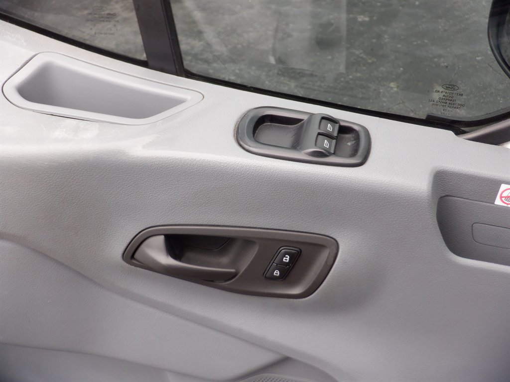 Used 2019 Ford Transit 250 148 Medium Roof RWD image 19