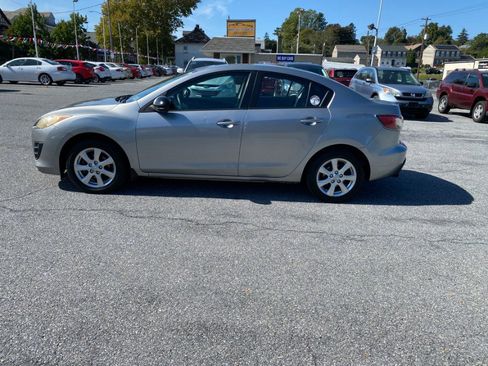 Used 2010 MAZDA MAZDA3 i Touring image 2