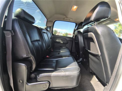 Used 2011 GMC Sierra 2500 SLE w/ SLE Preferred Package image 15