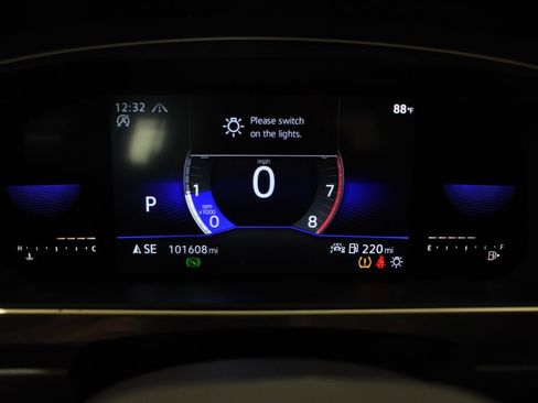Used 2022 Volkswagen Tiguan SE AWD/4WD image 10
