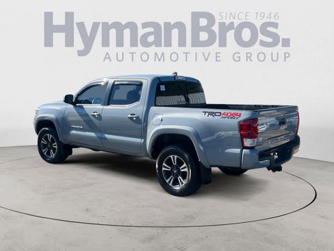 Used 2019 Toyota Tacoma TRD Sport image 6