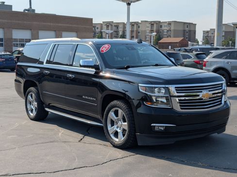 Used 2020 Chevrolet Suburban Premier w/ 6.2L Performance Package AWD/4WD image 8