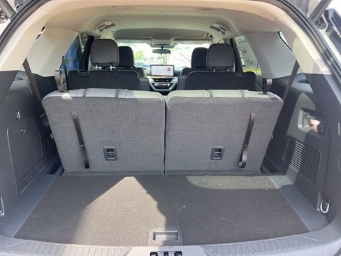 New 2026 Ford Explorer Active RWD image 10