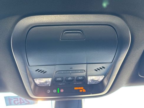 Used 2023 Buick Enclave Avenir w/ Avenir Technology Package image 17