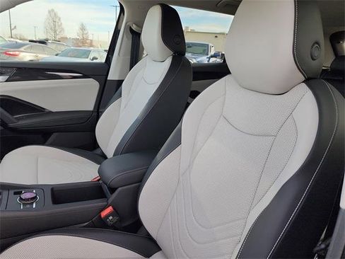 New 2026 Volkswagen Tiguan SE image 13