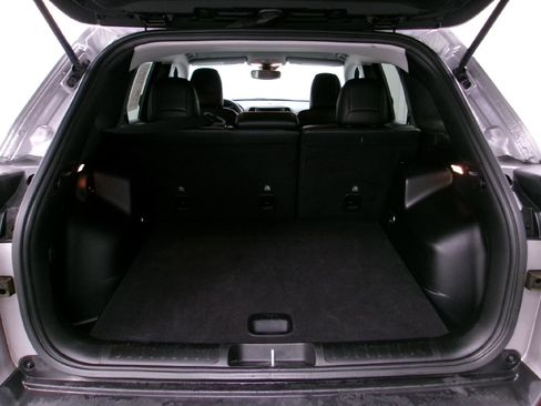 Used 2022 Jeep Cherokee Trailhawk w/ Trailer Tow Group image 11