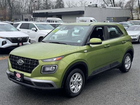 Certified 2022 Hyundai Venue SE image 3