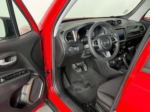 Used 2023 Jeep Renegade Latitude AWD/4WD image 22