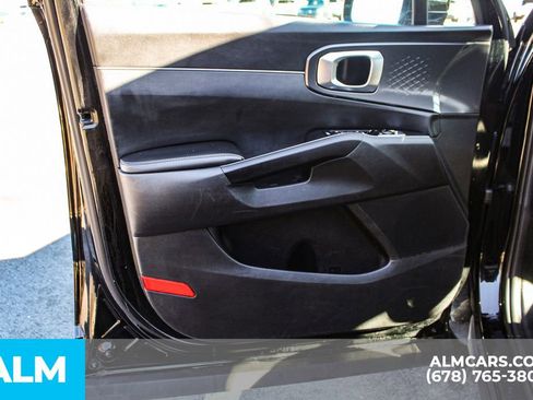 Used 2024 Kia Sorento S image 40