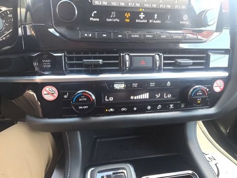 Certified 2025 Nissan Pathfinder SL AWD/4WD image 17