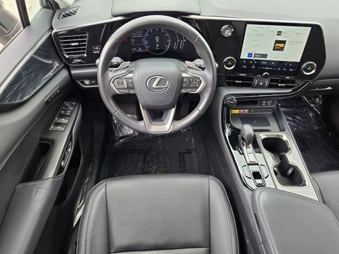 Used 2024 Lexus NX 250 FWD image 12