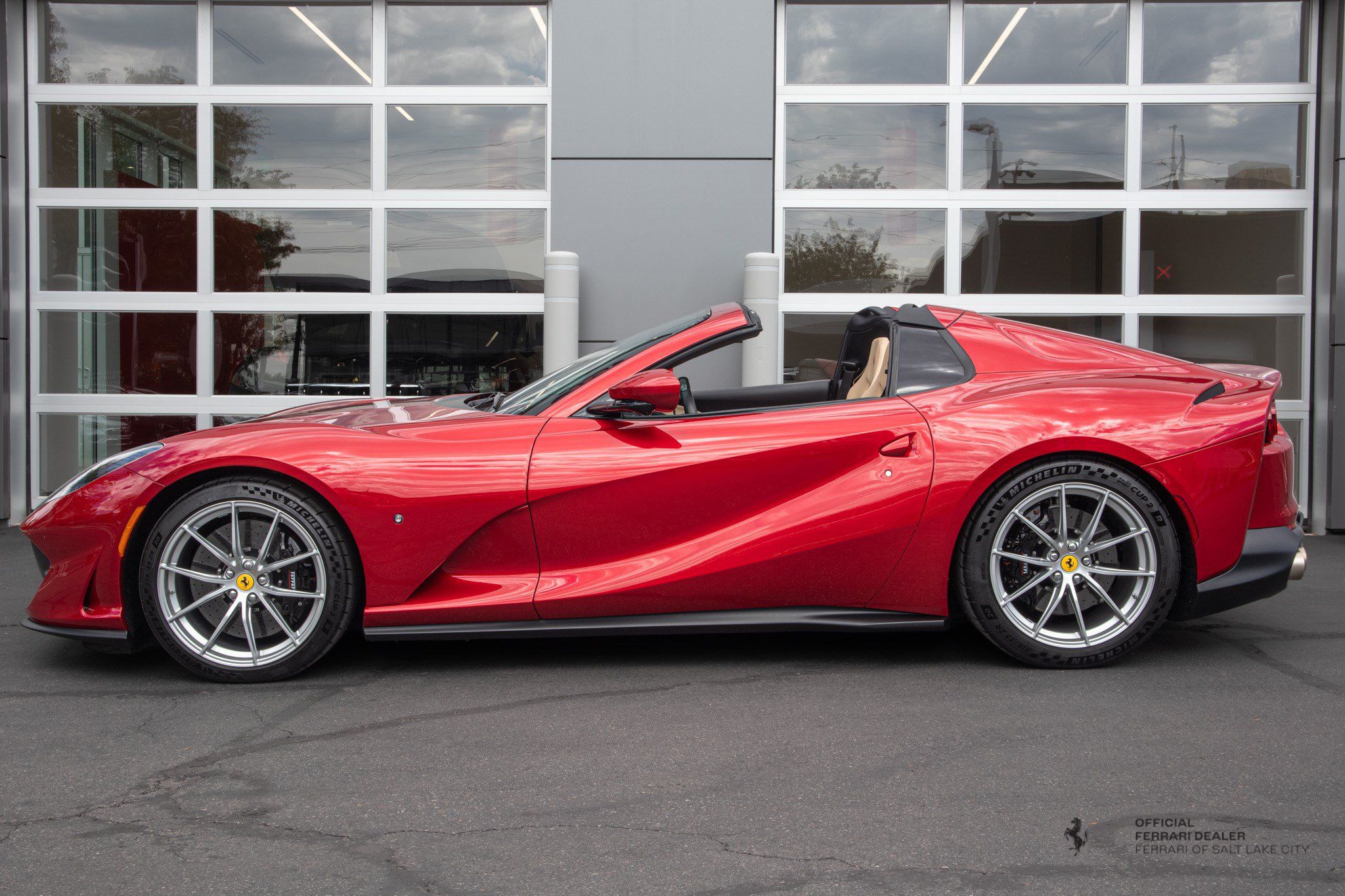 Used 2021 Ferrari 812 GTS RWD image 2