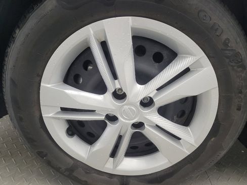 Used 2024 Nissan Kicks S FWD image 31