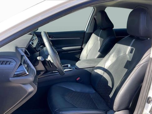 Used 2020 Toyota Camry XSE image 7