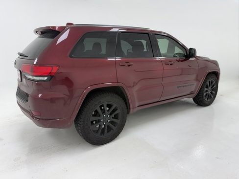 Used 2017 Jeep Grand Cherokee Altitude image 21