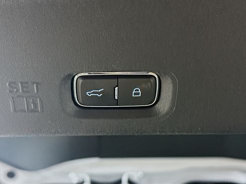 Used 2025 Ford Expedition Platinum AWD/4WD image 32